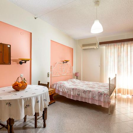 Cozy Archangelos Apartments With Private Parking Buitenkant foto