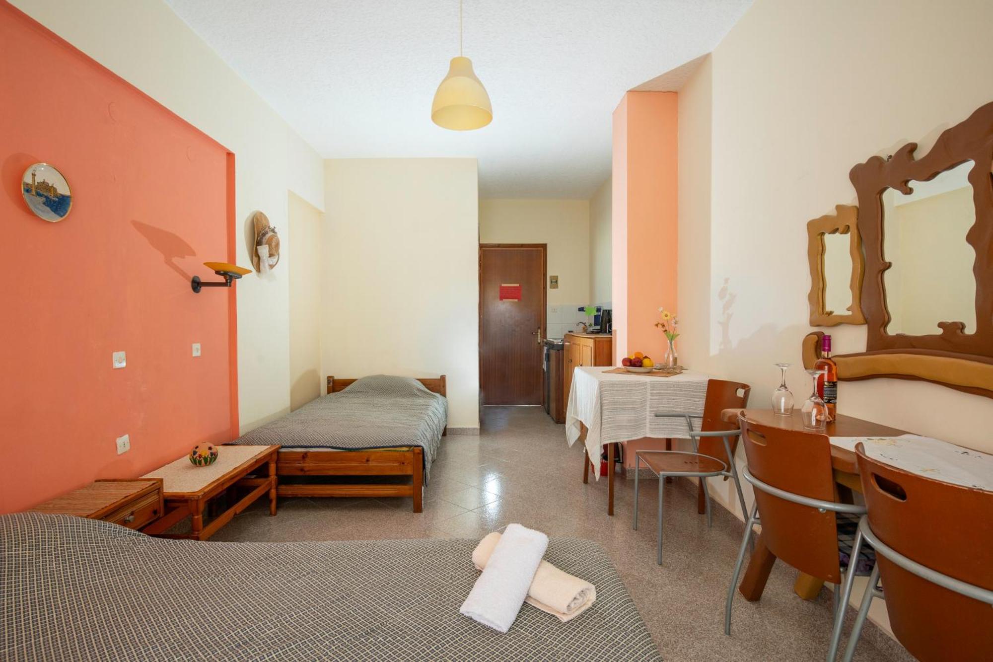 Cozy Archangelos Apartments With Private Parking Buitenkant foto
